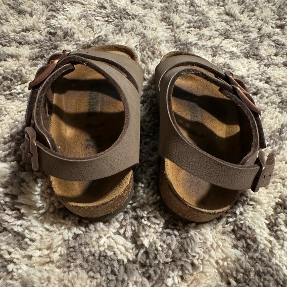 GUC Toddler Birkenstocks Size 24 (or 8 in US) - Picture 3 of 5